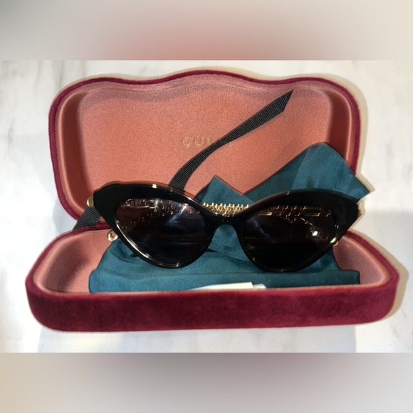 Gucci shades new with original box - Picture 5 of 7